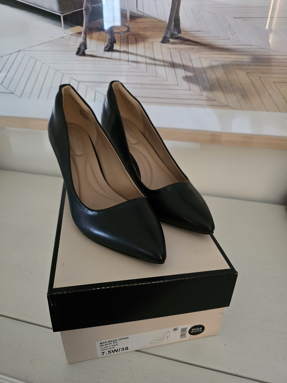 BCBGeneration Women's Clara C Pump Wide Width
